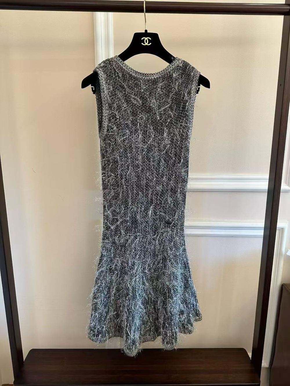 🚩steal CHANEL Silver Metallic Sleeveless Knit Flared Dress